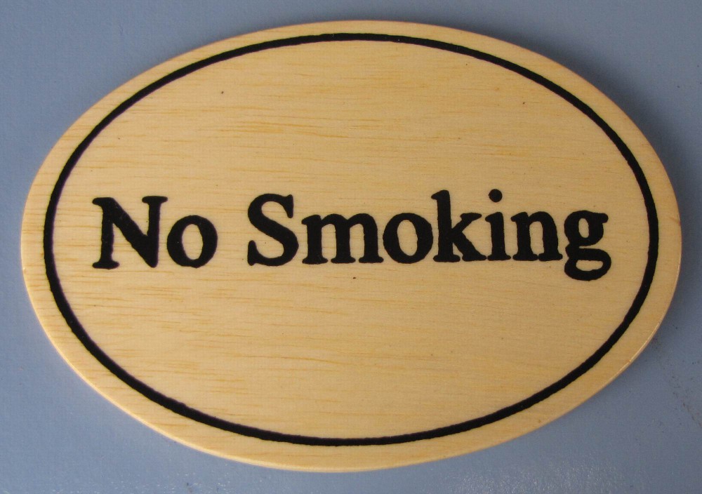 Bild 1 von Holzschild oval hell - NO SMOKING