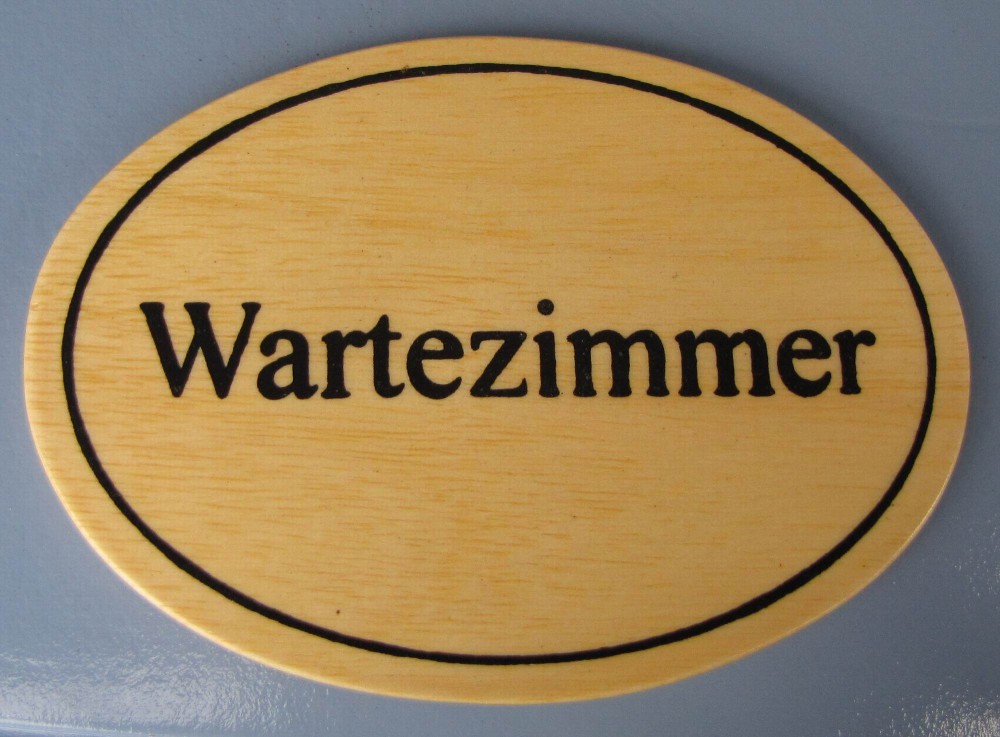 Bild 1 von Holzschild oval hell - WARTEZIMMER